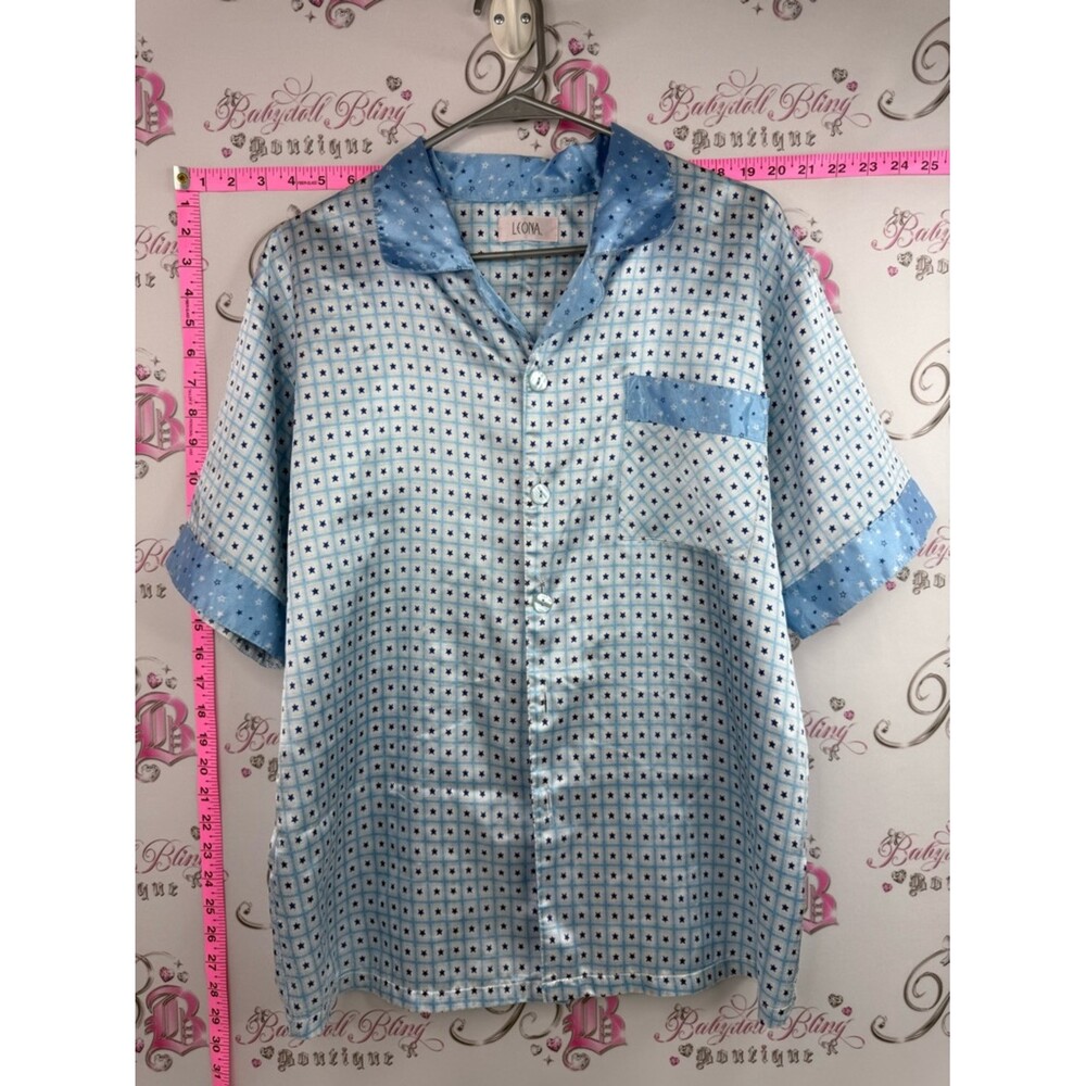 Leona T-shirt tee shiny vintage Light Blue Short-Sleeve Button Front Tee